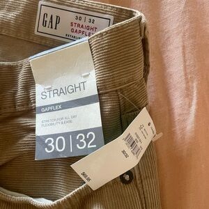 Gap corduroy straight leg - 30/32 - NEW WITH TAGS